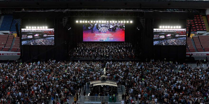 U. de Chile repitió éxito en el Estadio Nacional junto a la Orquesta Sinfónica y Coro Sinfónico